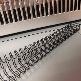 Переплетення на металеву пружину